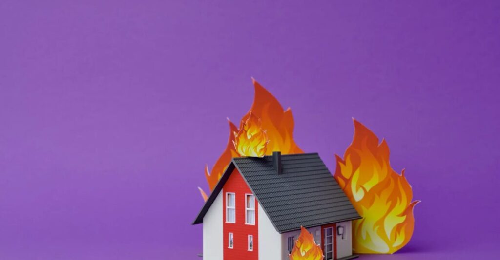 リフレクトヒーター火事の実例は?